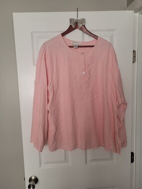 Bloomingdale's Light Pink Long Sleeve Pullover Top